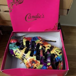 Wrap around ankle heels